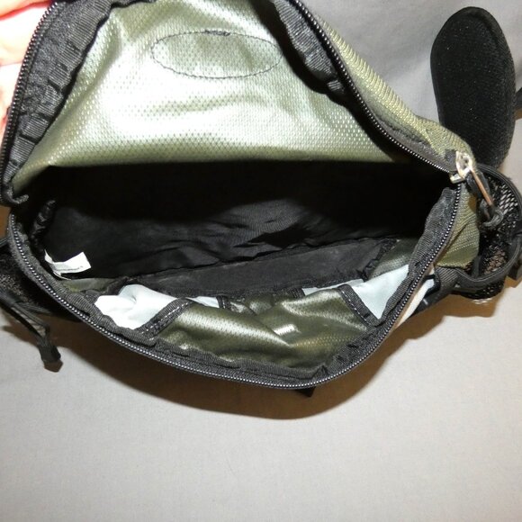 Eddie Bauer Green and Black Waist Pack Fanny Pack EB26101 - Picture 3 of 3